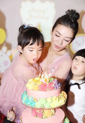 祝贺别人生女儿